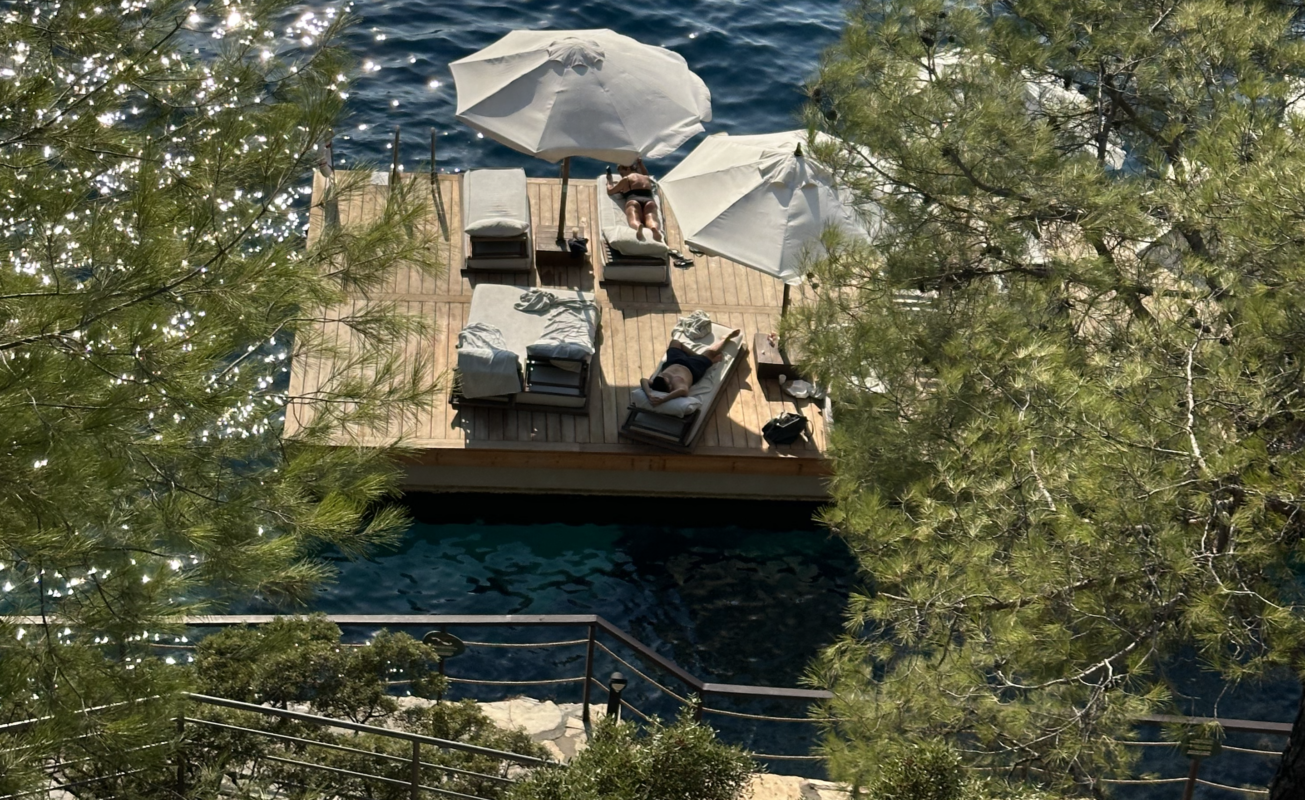Hillside Beach Club