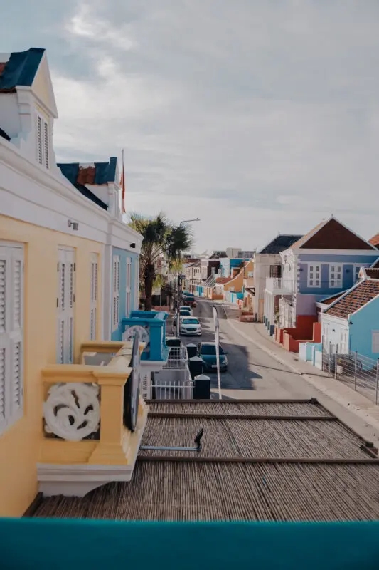 bijblauw curacao