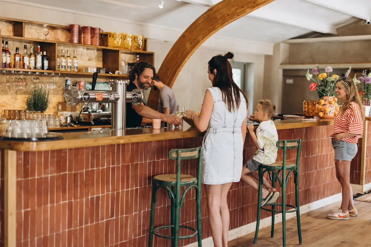 Bar