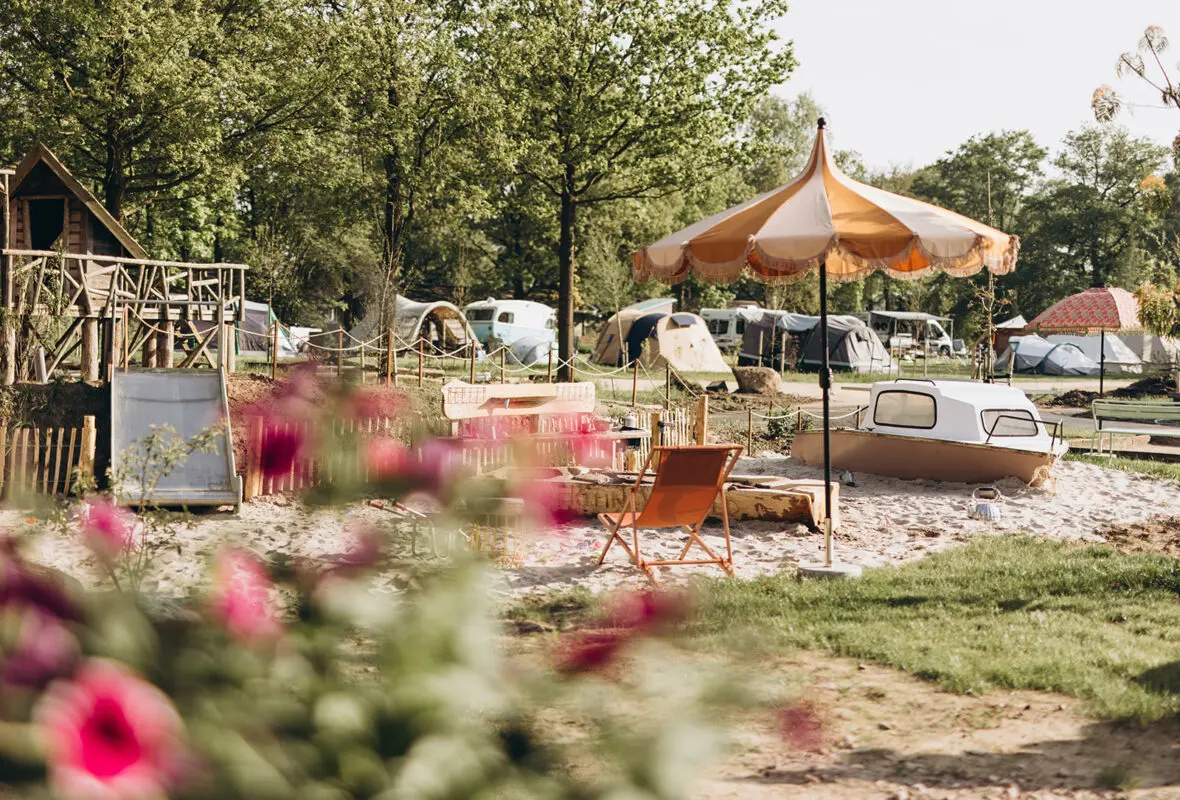 Zit + speelterrein