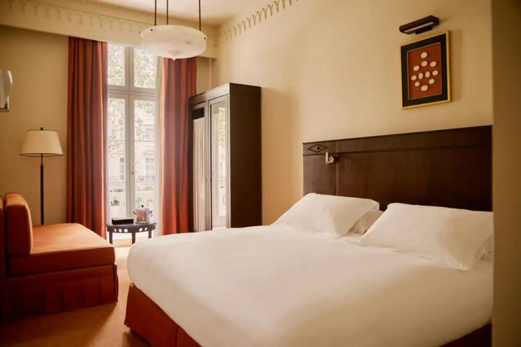 grand hotel bellevue london