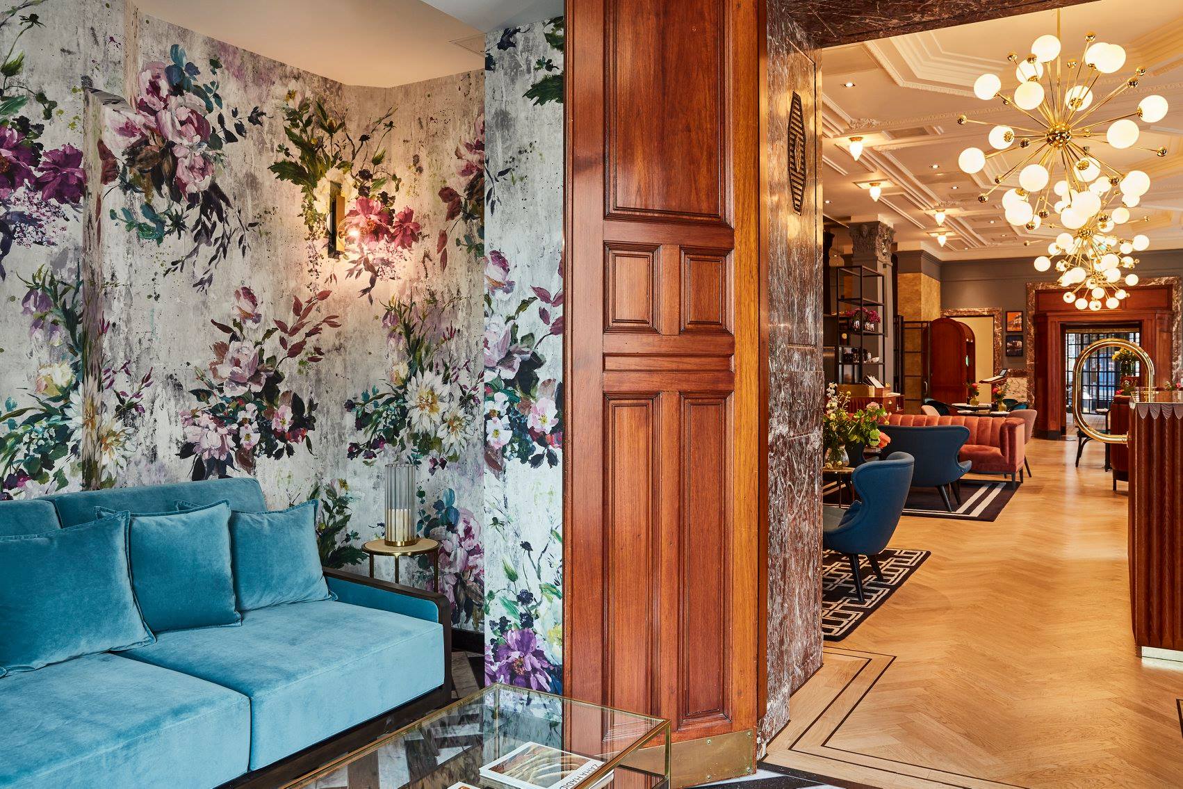 Nieuw restaurant in Den Haag Brasserie Stocks & Bonds Barts Boekje