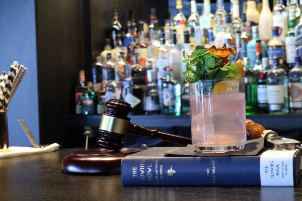 Cocktails nippen doe je vanaf nu bij The Court in Den Haag