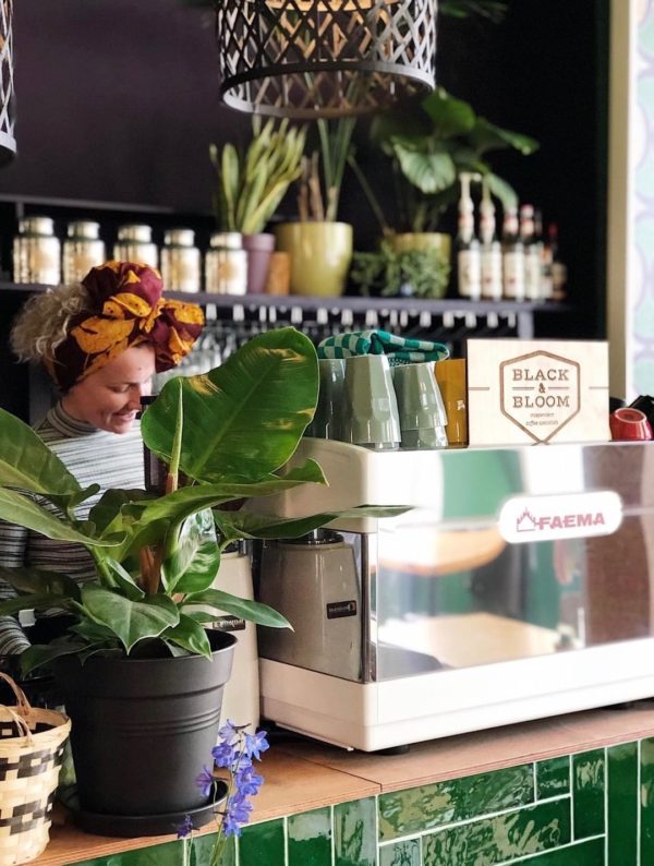 Als je maar heel even hebt in Groningen, ga dan naar deze koffie- en lunchroom: De Groene Stoel Groningen