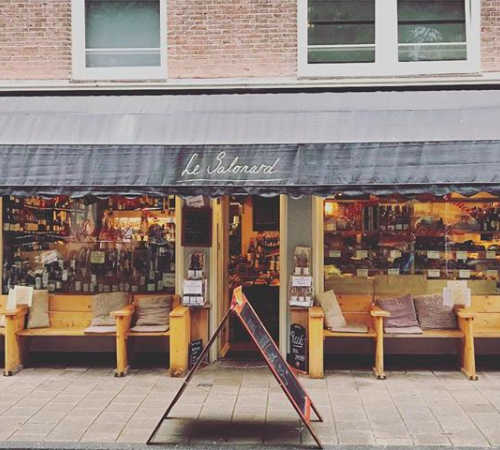 Le Salonard, ofwel ‘de woonkamer’ van de Amsterdamse Pijp