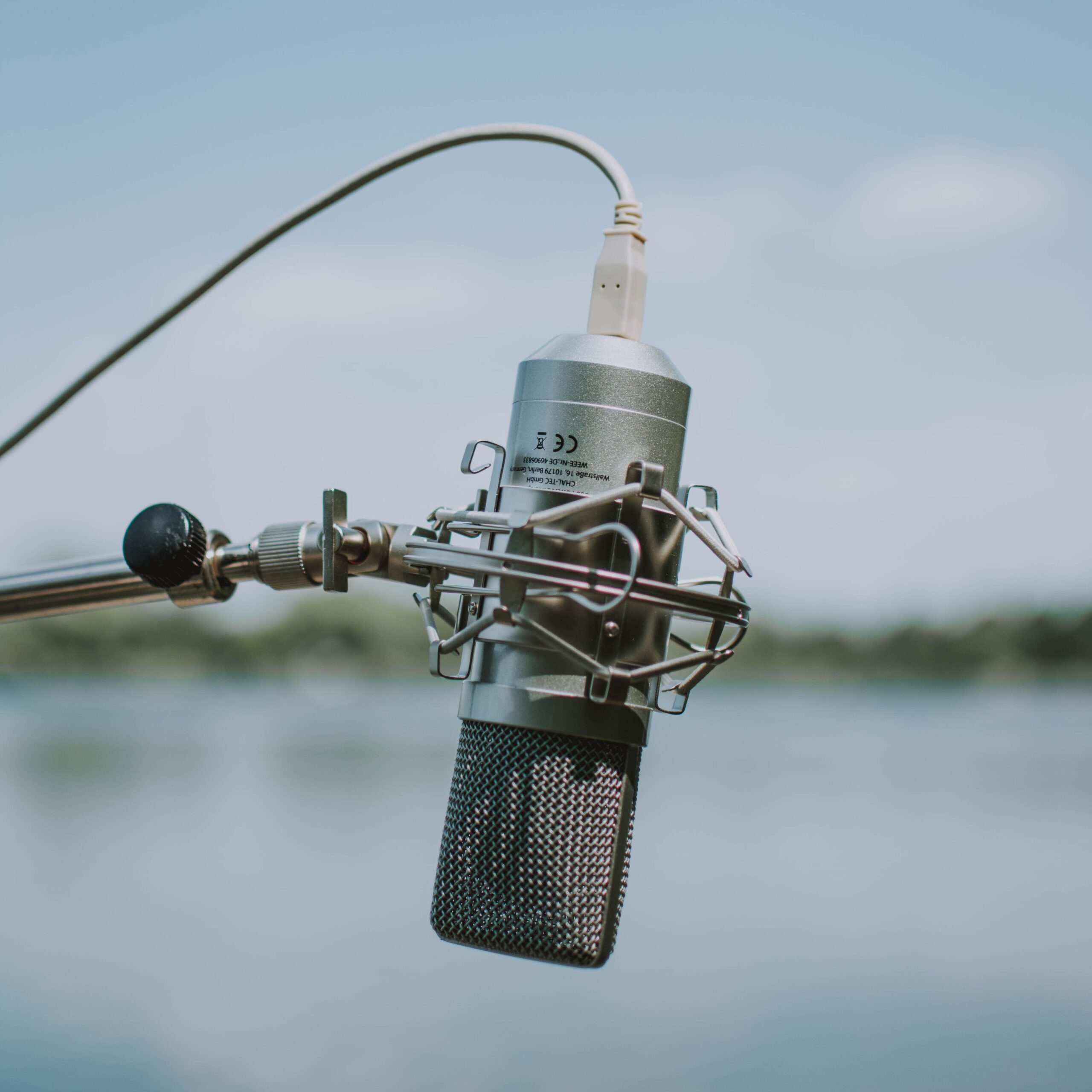 Koptelefoon op en bingeluisteren maar: dit zijn onze favoriete podcasts