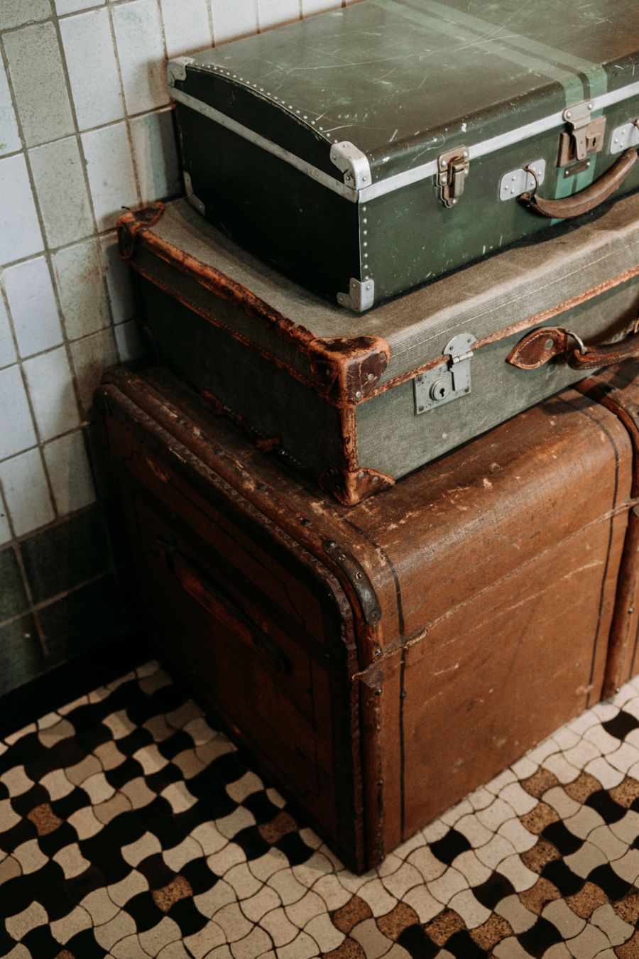 Oude koffers in het hotel