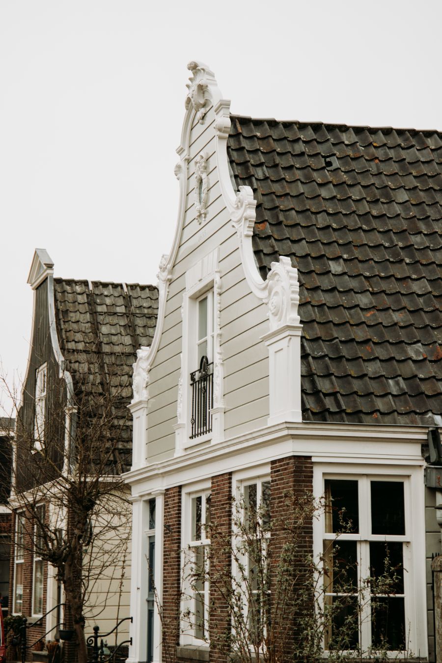 De huisjes aan het dijkje in Noord