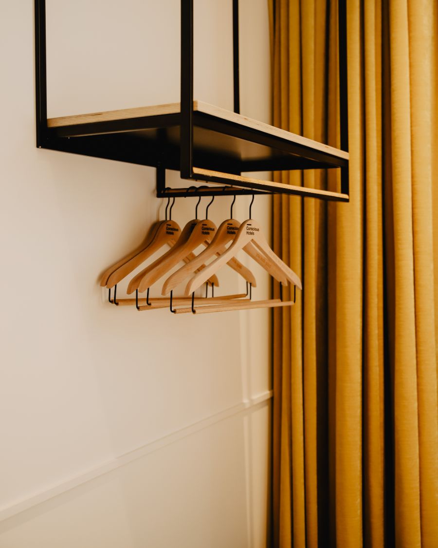 Details, hangers in de kamer
