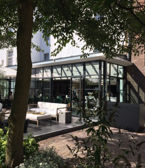 Terras Goals zijn AAN: Pulitzer Tuin is open en een van de fijnste plekken van de stad