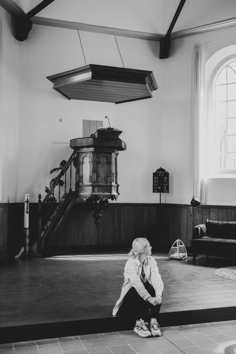Manon in de kerk