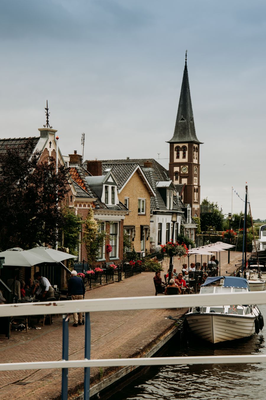 Het sfeervolle dorp Woudsend