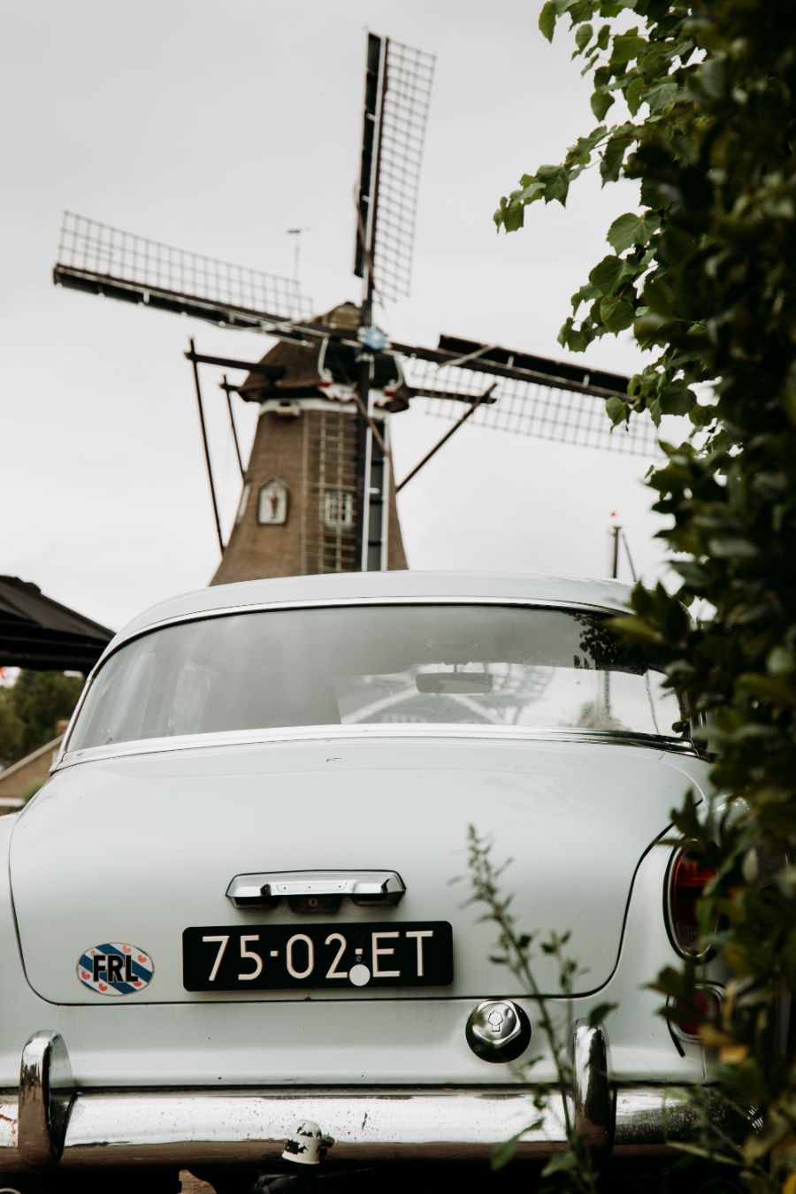 Molen met auto