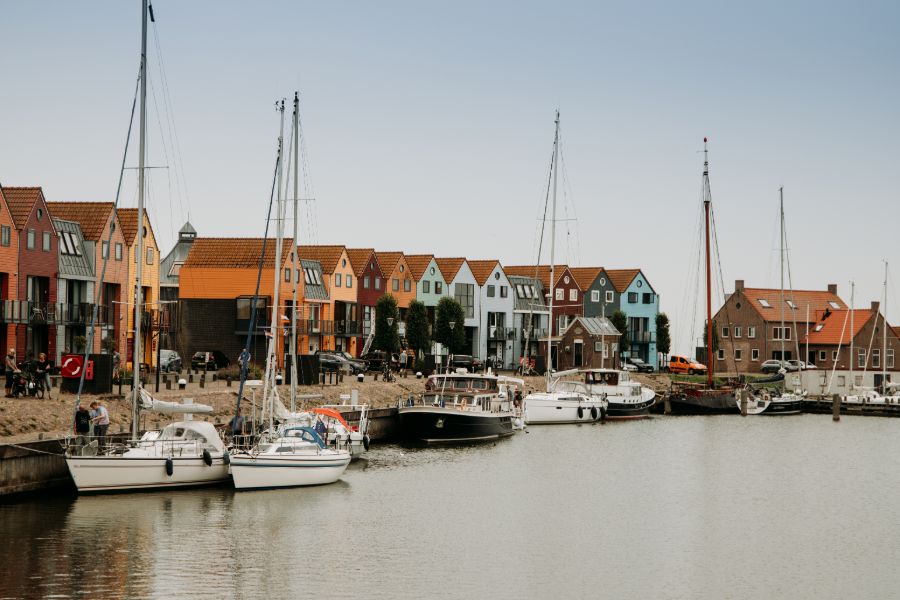 Kleurrijke huizen in Stavoren