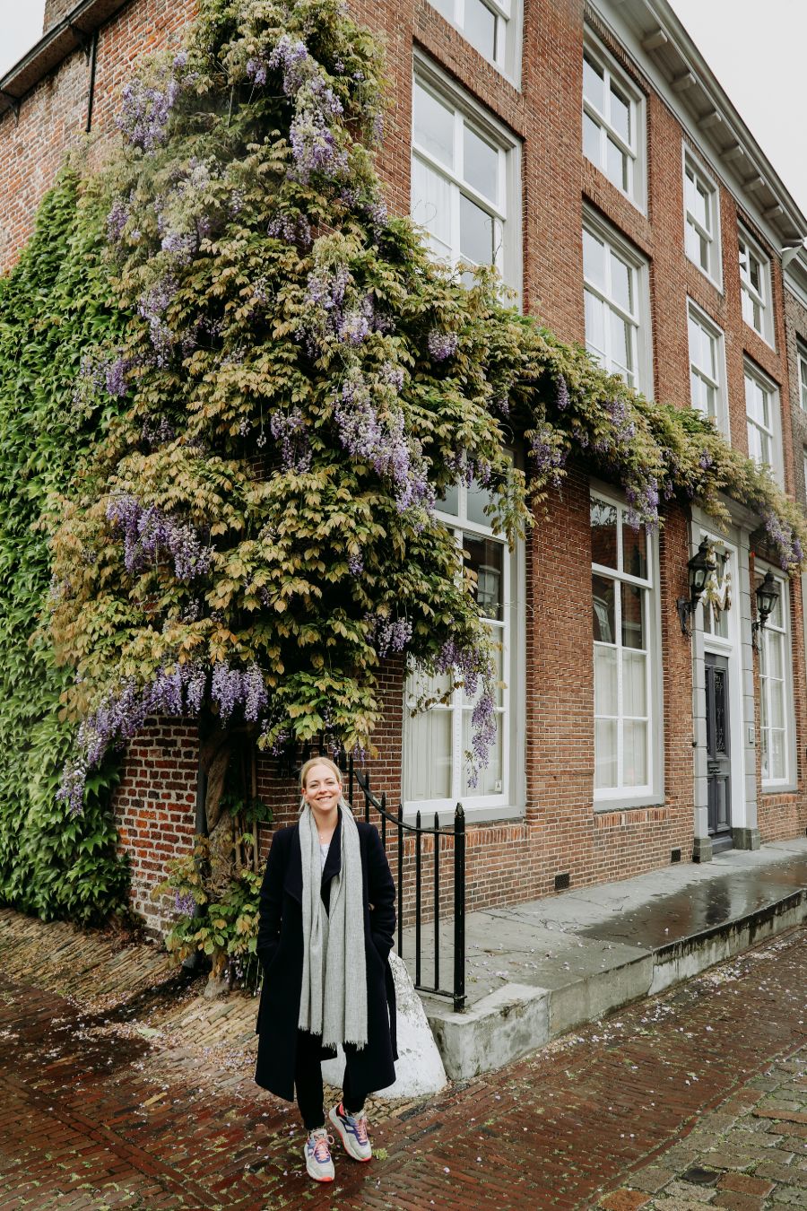 Blauweregen in Heusden Breestraat