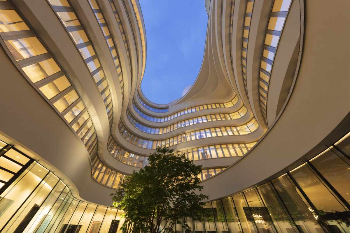 TheFontenay_Patio_Abend