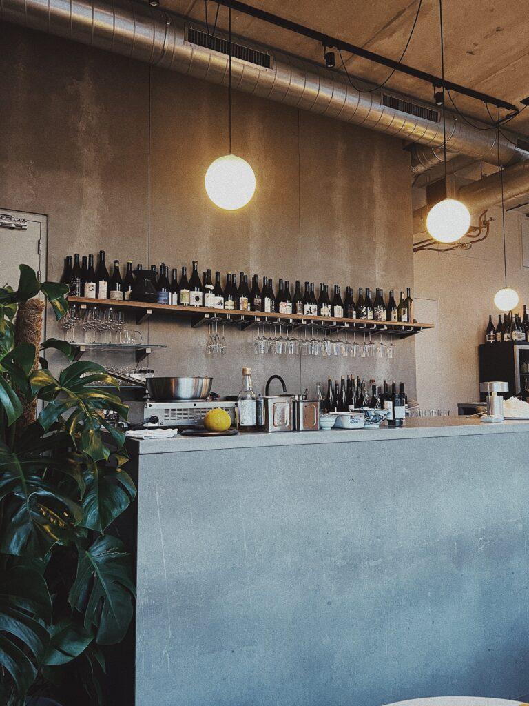 in Amsterdam Oost de plek voor de natuurwijn liefhebber