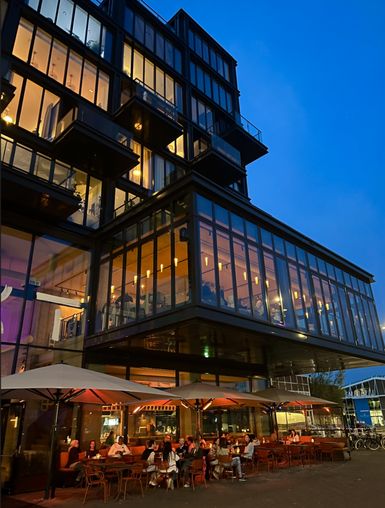 Next Amsterdam in Noord creative hub met dito menukaart Barts Boekje