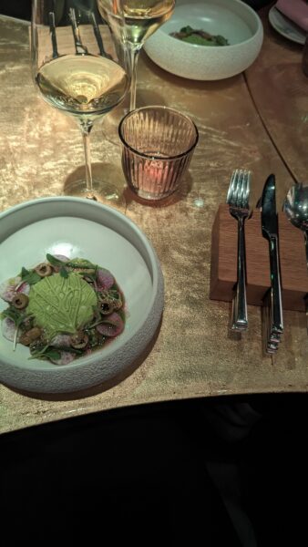 Een Mysterieus maar Culinair Restaurant Op De Wallen In Amsterdam 