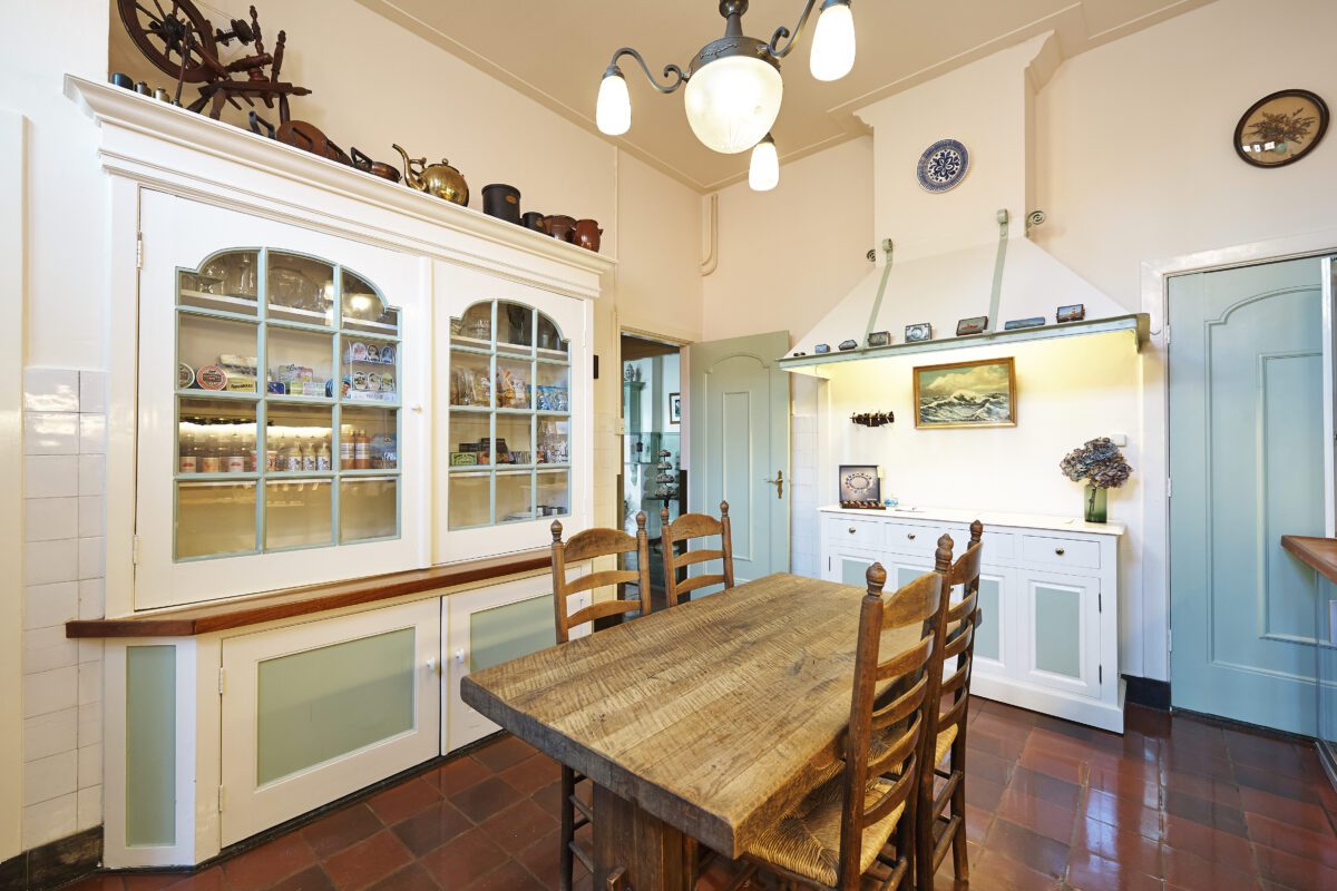 Honesty bar