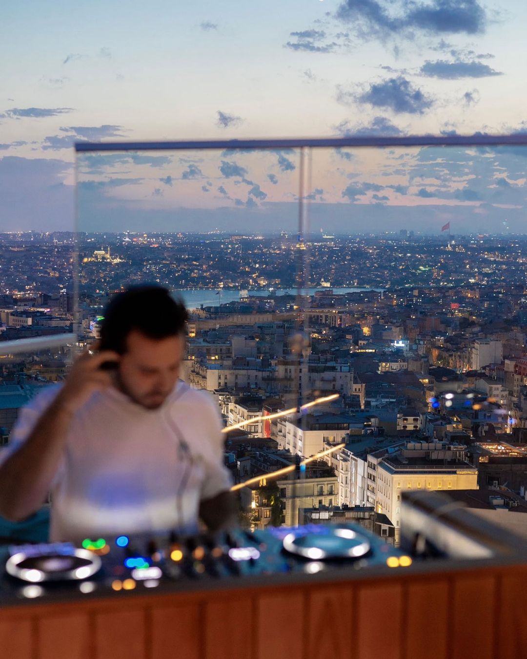 Istanbul Rooftop Afraid of heights? No chance! The best rooftop bars in Istanbul - Barts ...