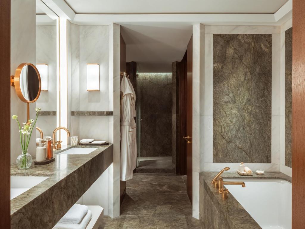 The Chancery Rosewood